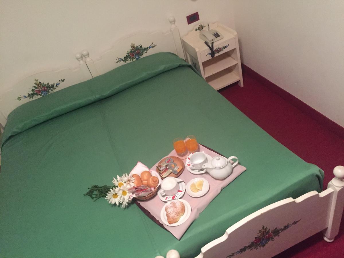 Hotel Tosa Madonna Extérieur photo