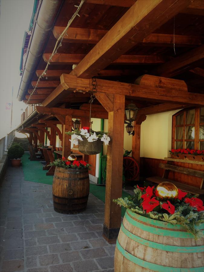 Hotel Tosa Madonna Extérieur photo